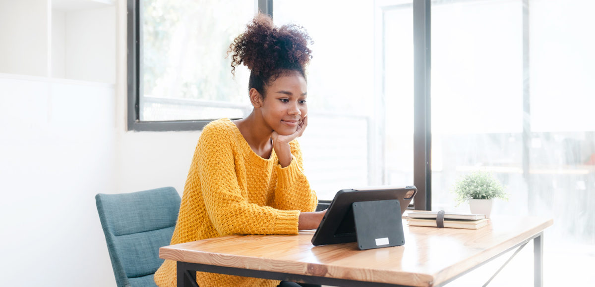 Sell Old Gold Jewellery For Cash In Yeppon Woman On Ipad At Home